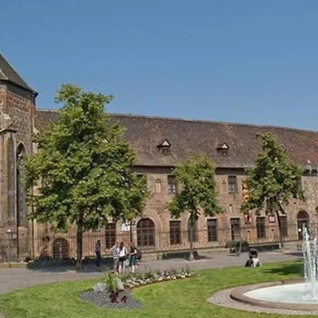 Отель Chez Lucie Proche Gare Et Centre