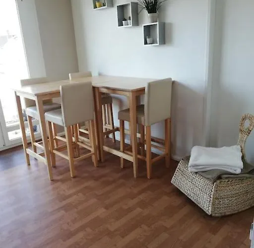 Chez Lucie Proche Gare Et Centre Hotel